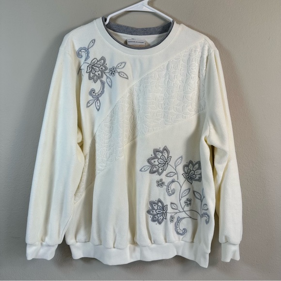 Alfred Dunner Plus 1X Cream Floral Fleece Sweatshirt Embroidery Sequins Cozy Top - Picture 1 of 8